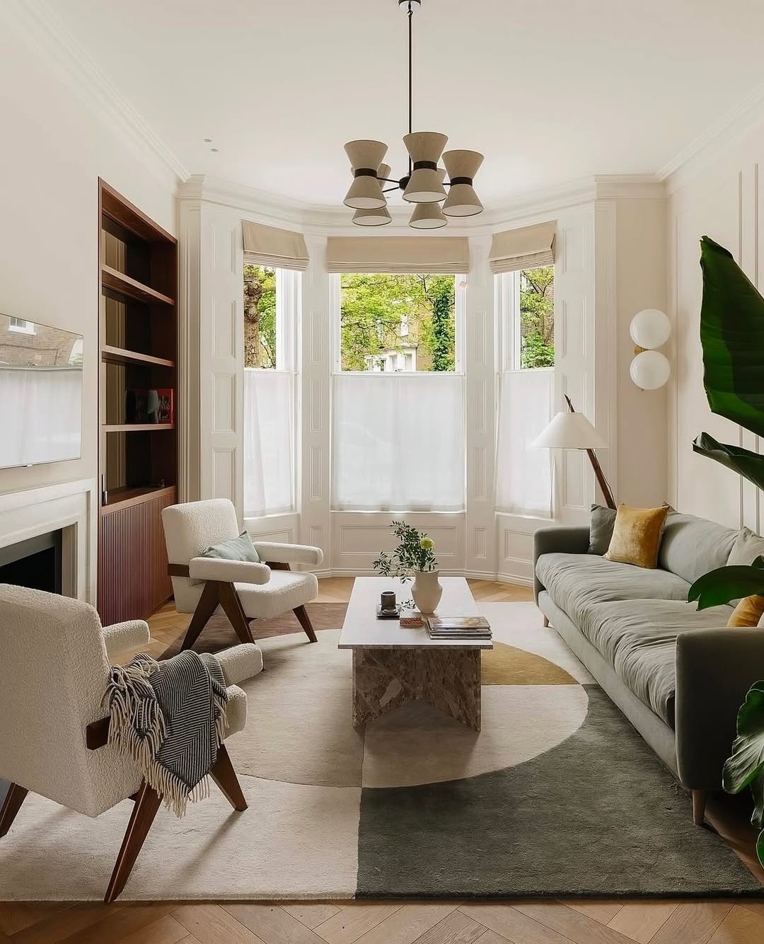 Bright bay window with heritage sash windows